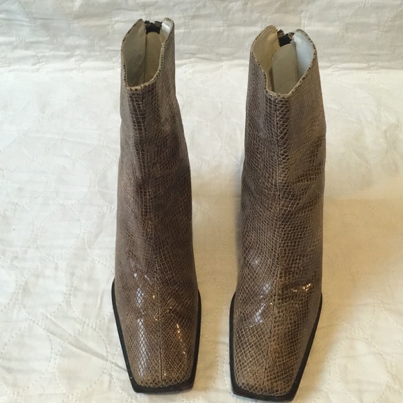 Stuart Weitzman genuine leather snake boots - Picture 5 of 8